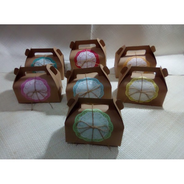 

READY STOCK PAKET#04 TAS GABLE BOX BAHAN BROWNKRAFT 280gr UKURAN 16,5 X 9 X 15cm