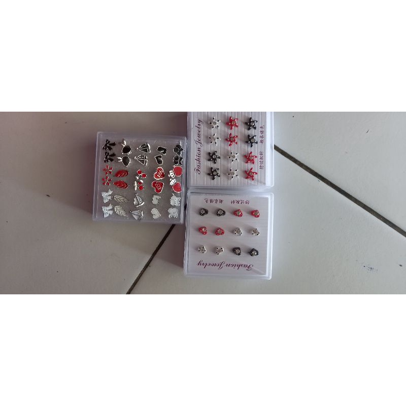 giwang lucu/ anting plastik murah