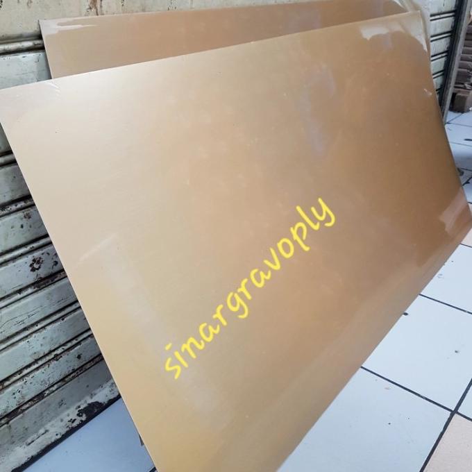

gravoply gold doff teks hitam bahan gravir ukuran 120x60cm tebal1.5ml