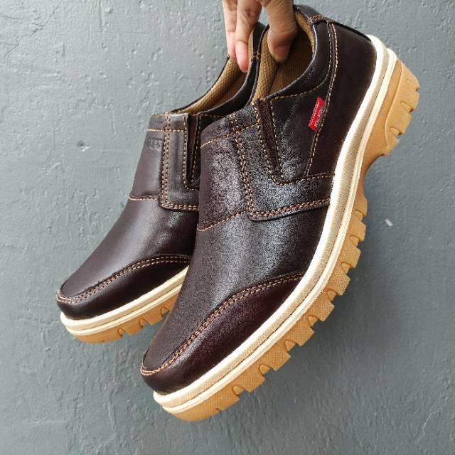 Sepatu Casual Kickers Slip On Pria Kulit Asli Coklat Tua Kode F.16