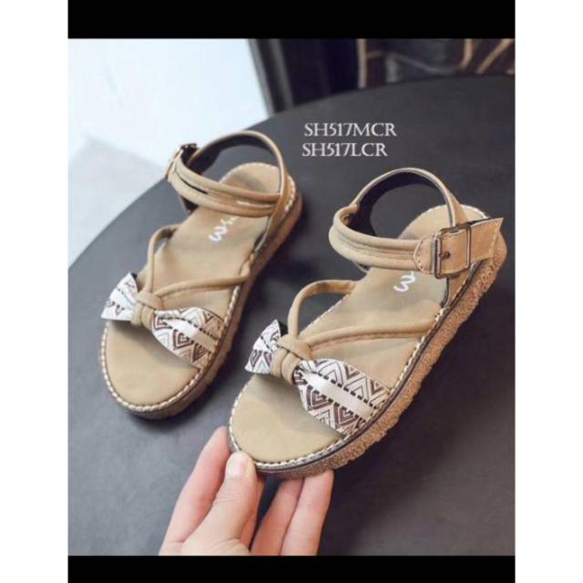 Sandal tali pita anak