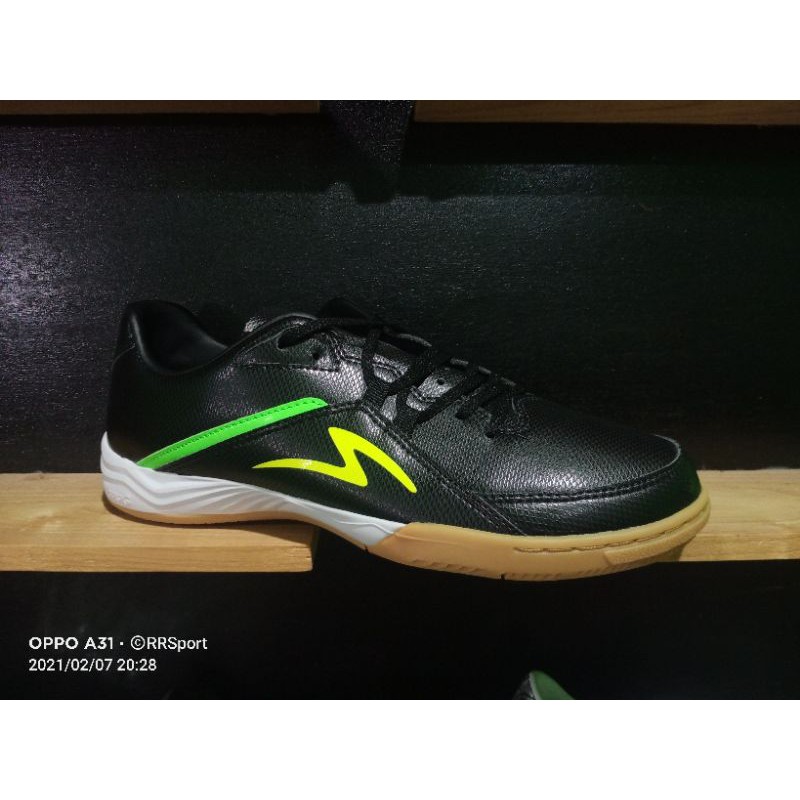SEPATU FUTSAL SPECS METASALA MAGNUM