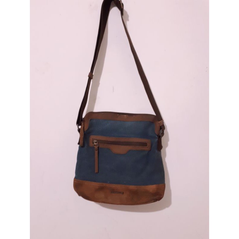 Hush Puppies sling bag