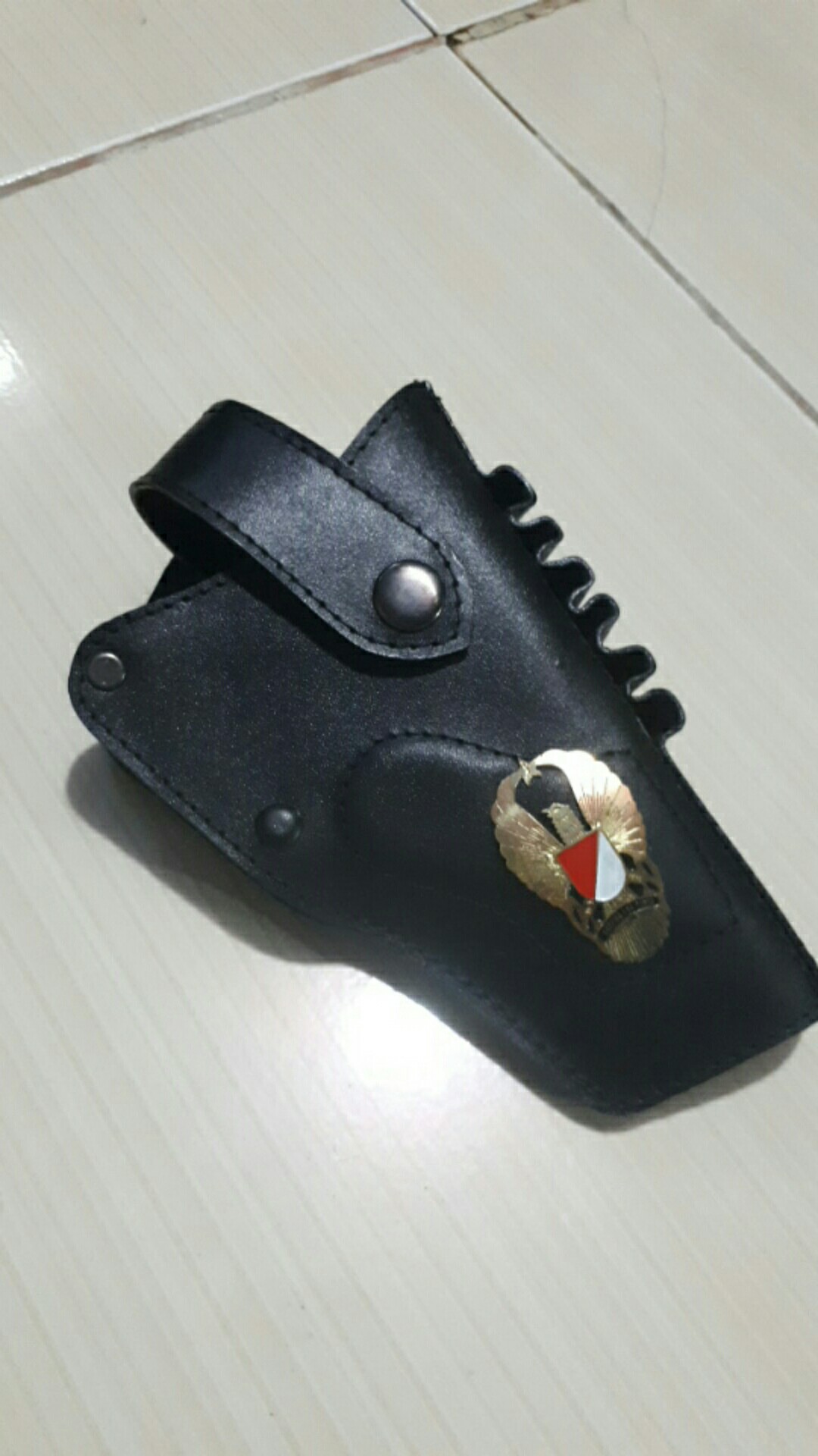 Sarung Pistol Kulit