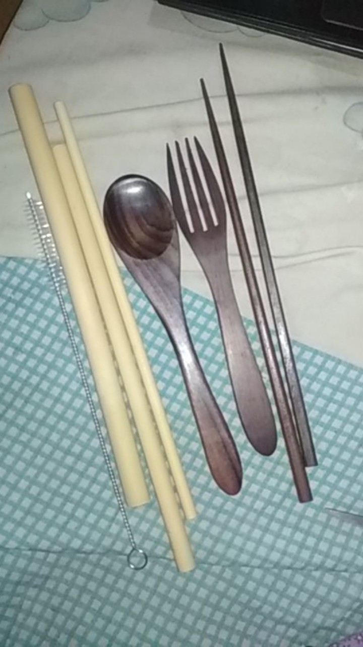 Set Alat Makan Sendok,garpu,sumpit,sedotan Korea / Jepang