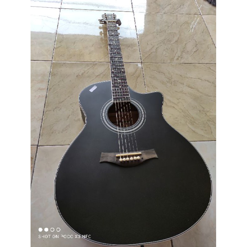 

GitarAkustik.Kelas_Pemula