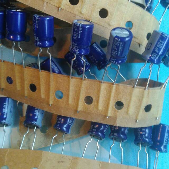 Elco 330uf /16volt nichicon