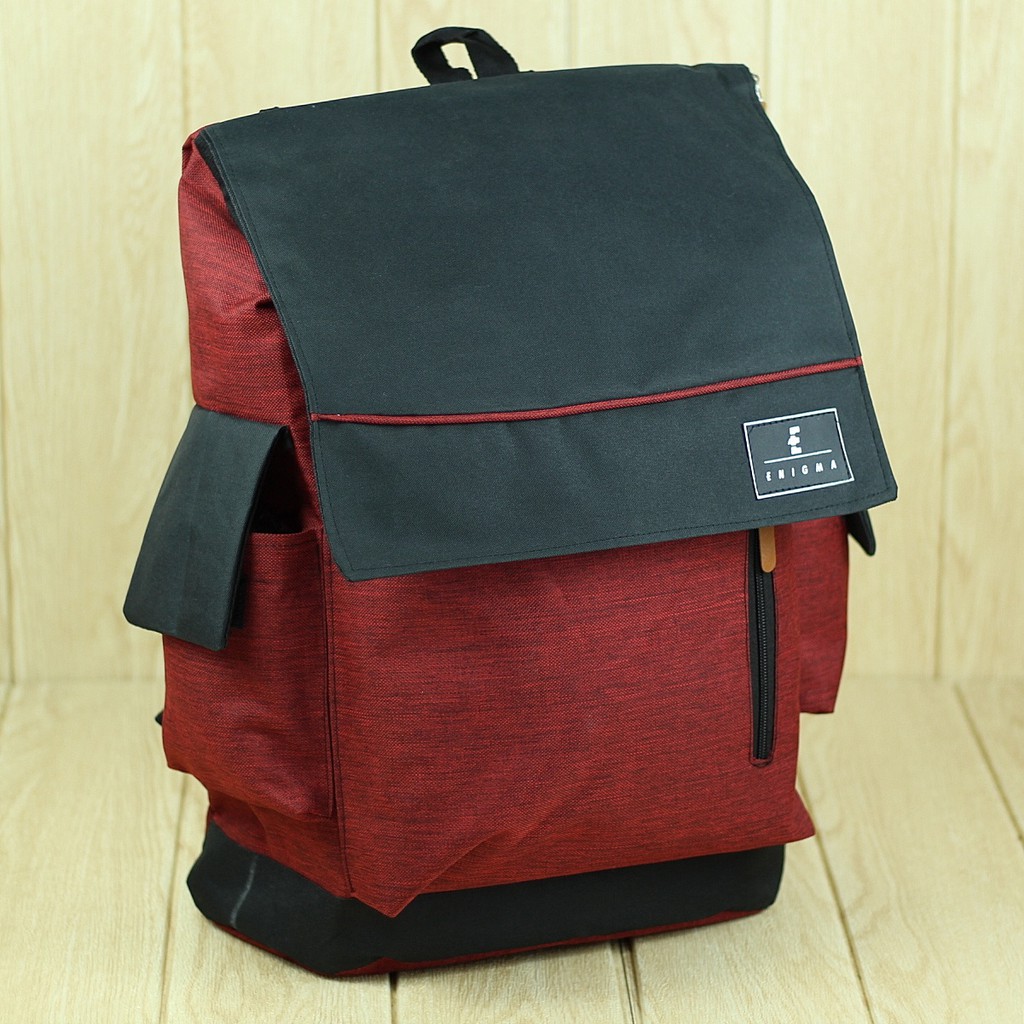 Tas ransel dengan desain DISTRO Harga ekonomis dan berkualitas :) Jahitan sangat kuat  Warna : MERAH