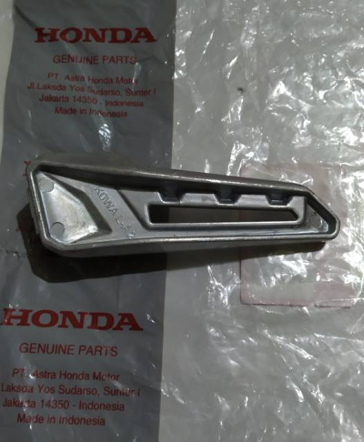 Arm L pillion step kiri Honda ADV 150 original