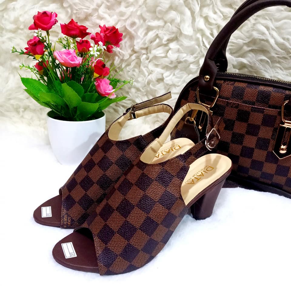 hadiah untuk istri paket tas selempang dan sandal heels wanita 007