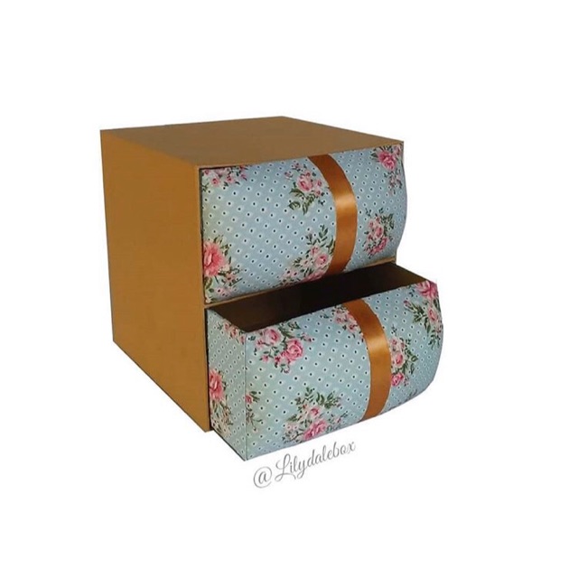 

Box Laci Kain Lebaran Hamper Kotak Kado Accessories