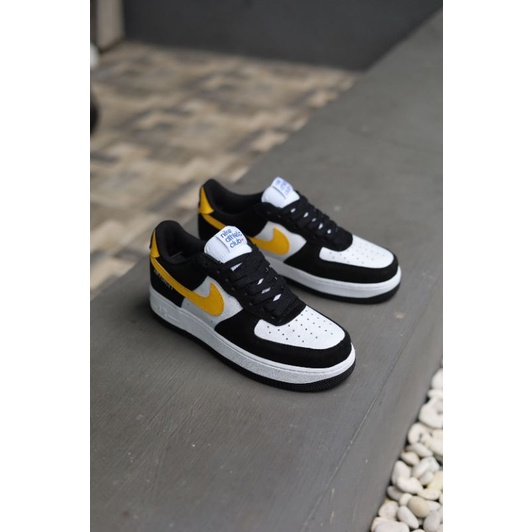 Nke air force 1 athletic club black university gold