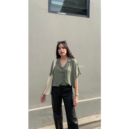 Valerie Shirt// kemeja basic oversize // kemeja crop // kemeja krinkle adem