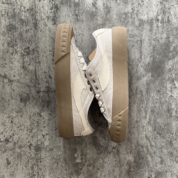 Sepatu Compass Retrograde Low Linen Sand