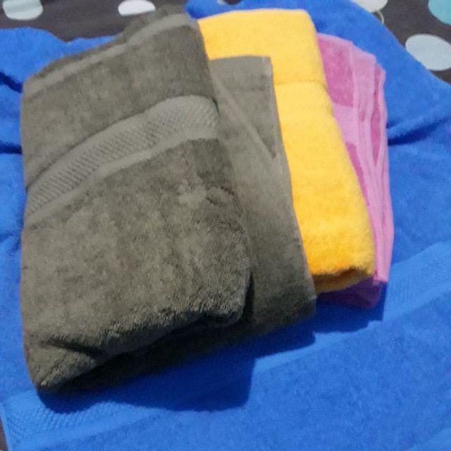 Paket Handuk Mutia Jumbo Isi 4 Warna Mix