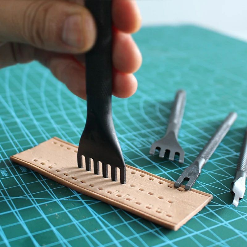 

4pcs Alat Pembolong Kerajinan Kulit Kalep DIY Leather Craft Hole Punches Stitching Tool 4mm