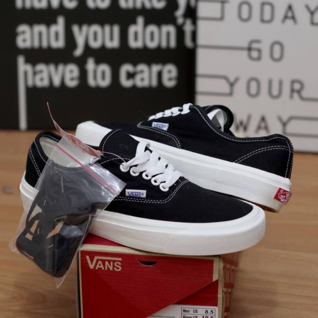 vans authentic harga