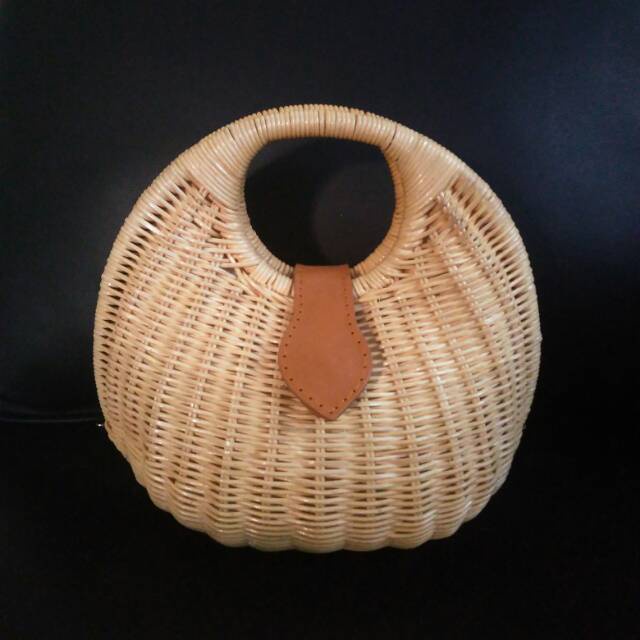 MURAH TAS KERAJINAN ANYAMAN ROTAN