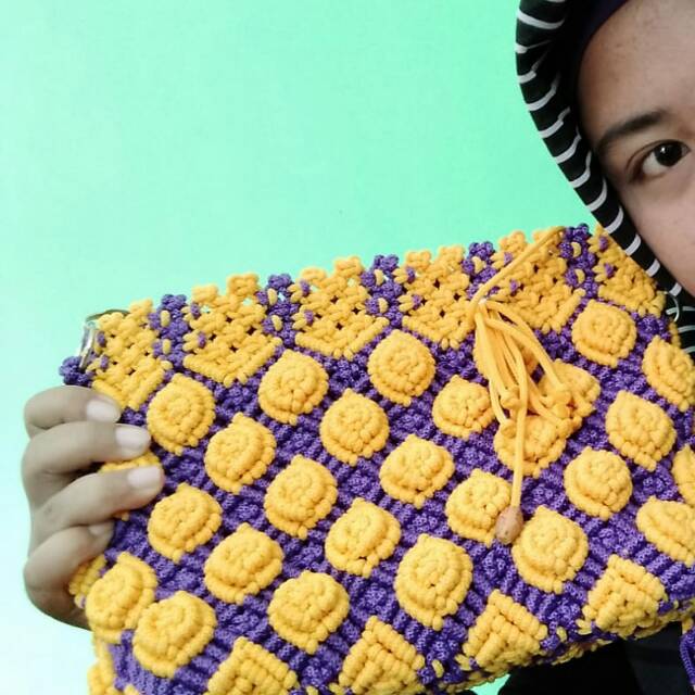 Ananda Handmade tas talikur motif mawar timbul