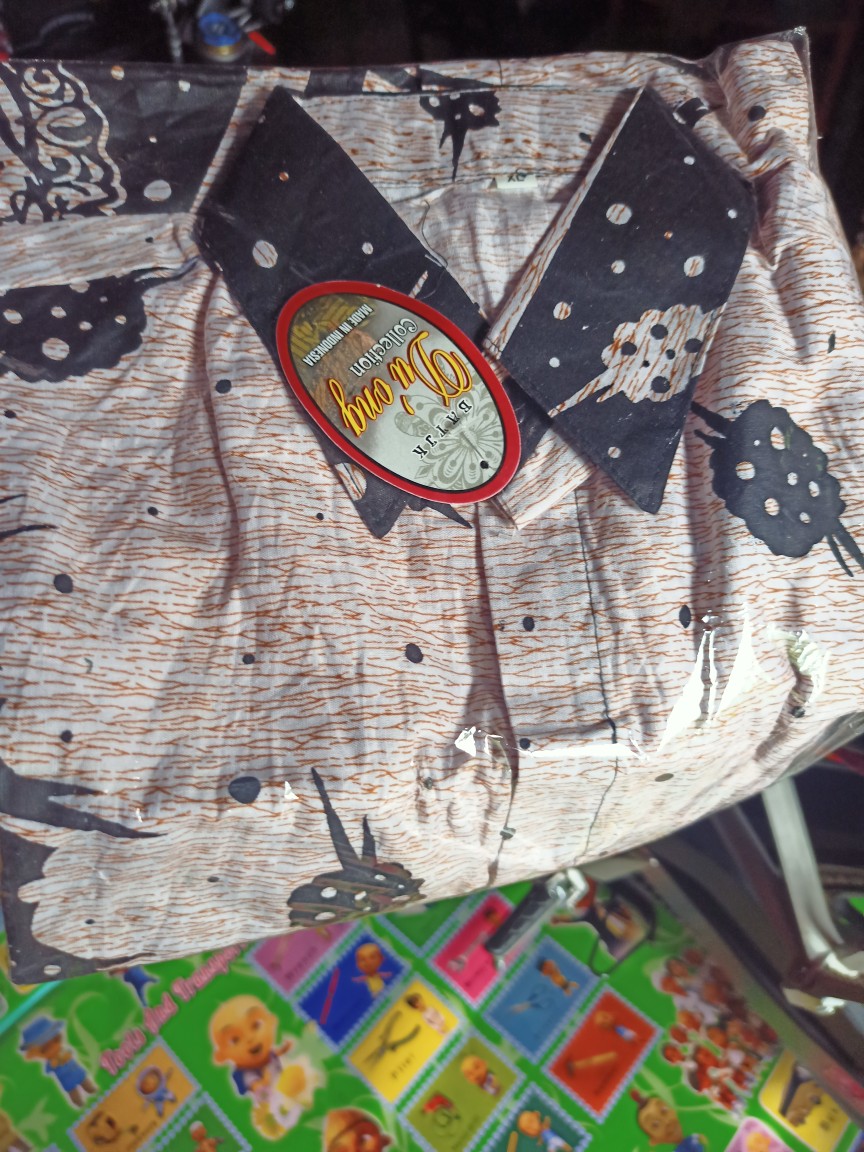 Kemeja Batik Pria Modern Motif Wayang Tunggal Putih Cream Kualitas Original Sragam M L Xl