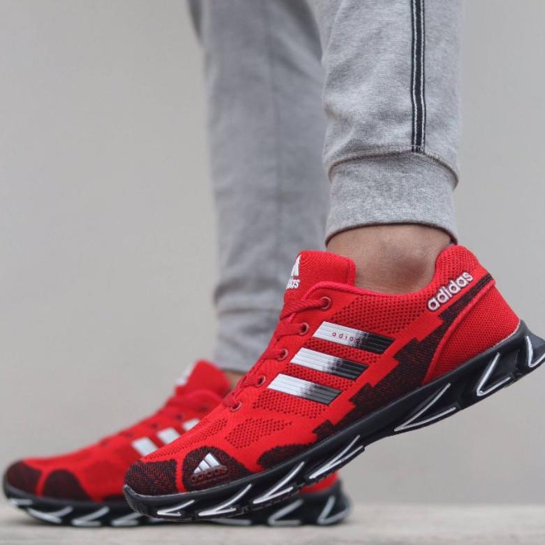 Sepatu cowok. Sepatu Dewasa. sepatu murah. Sneakers impor vietnam Adidas springblade.