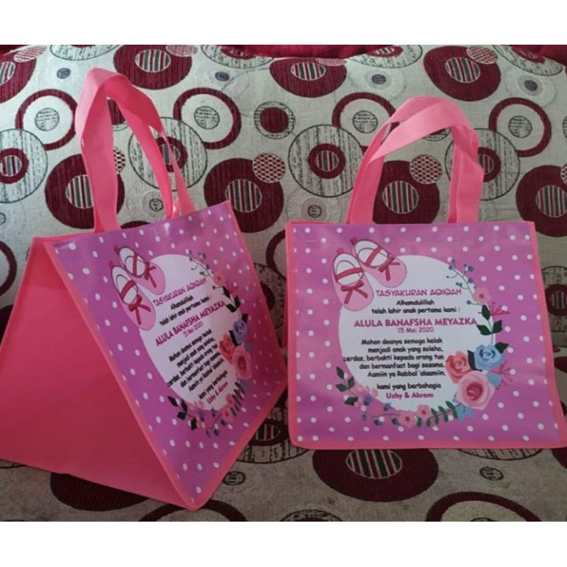 

Tas souvenir tasyakuran khitan/tas aqiqah/tas ultah/tas berkat custom/tas kotak nasi 20x20 cm