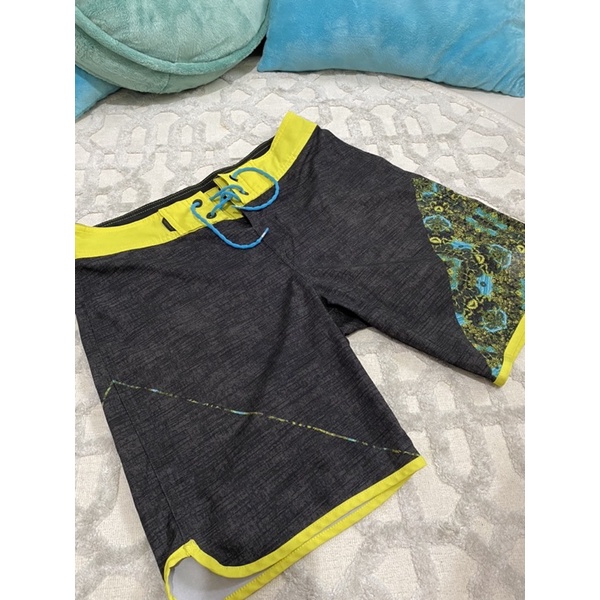 Preloved Celana Surfing Quiksilver Sz. 30