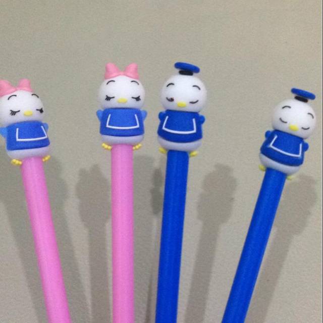 

Pulpen karakter daisy n donald