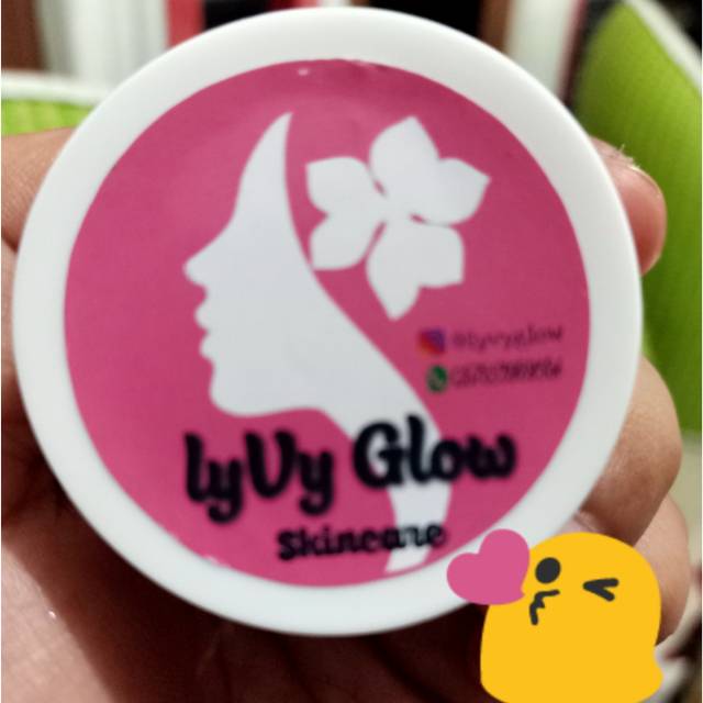 Krim GLOWING 1X PEMAKAIAN. LYVY GLOW RACIKAN FARMASI.