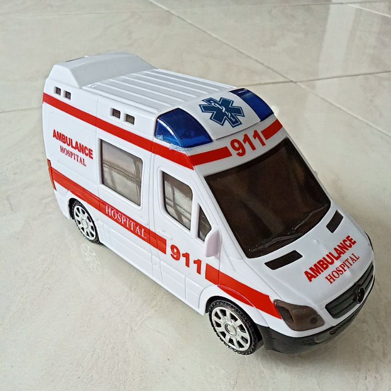 11016 - Mainan Mobil Ambulance Hospital / Ambulan Rumah Sakit 911 11016