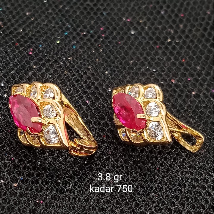 Anting Emas 17 K - 3.8 gr Kadar 750 - 3100