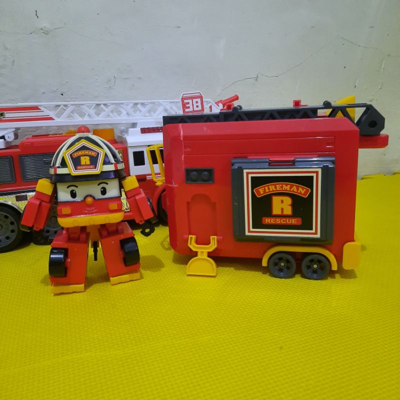 Preloved Original Robocar Poli Roy Transforming Carry Case by Silverlit Mainan Mobil Robot Anak Not 