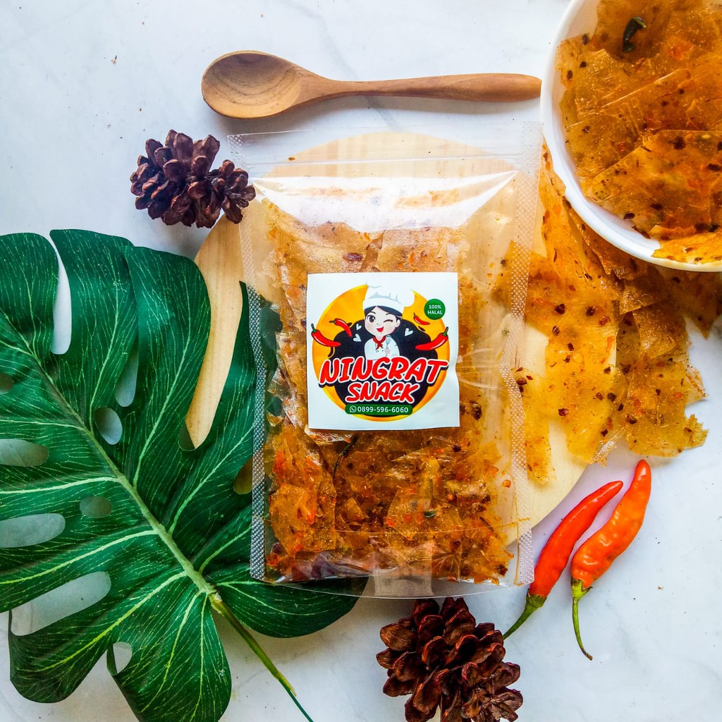 

NINGRAT KERIPIK KACA 100gr / KERUPUK PEDAS ENAK / KERUPUK RENYAH ®