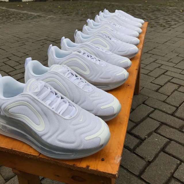 SEPATU NIKE AIR MAX 720 ORIGINAL