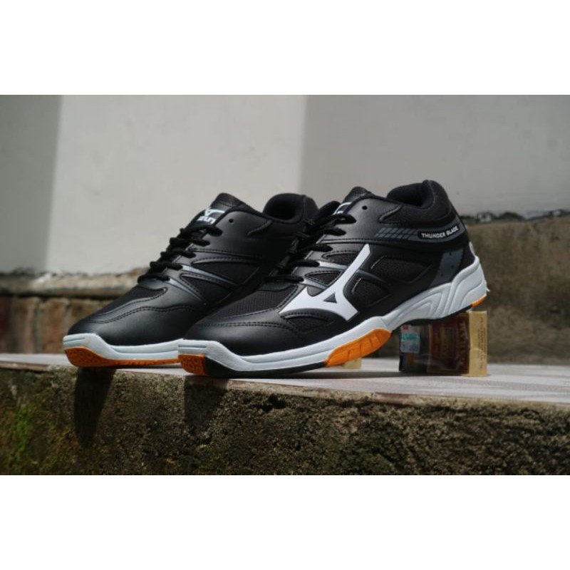 sepatu sport mizuno thunder blade mid premium