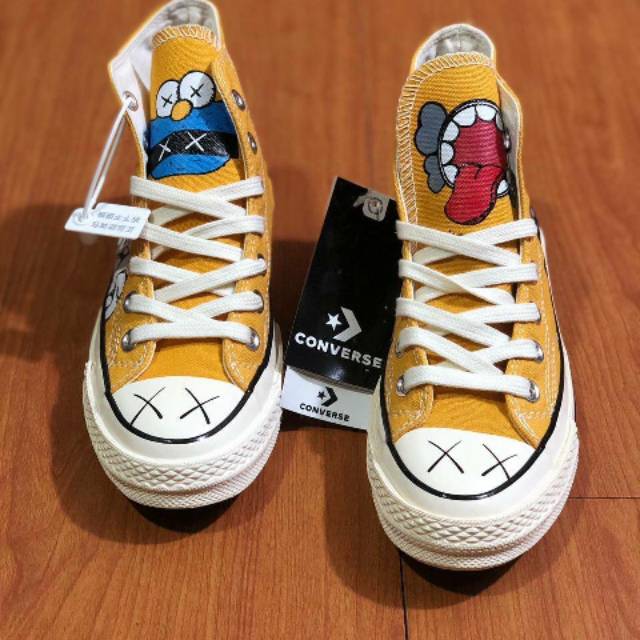Sepatu Converse X Kaws
