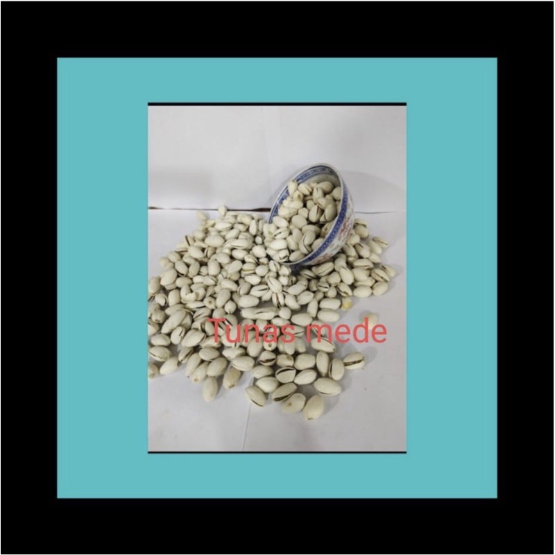 

Kacang pistacios super premium/USA california berat kemasan 500gram