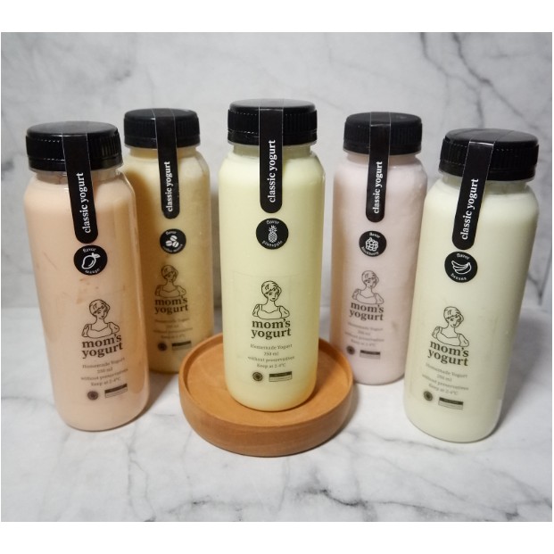 

Yogurt Mom's Classic Rasa Musiman 250 ml TANPA PENGAWET