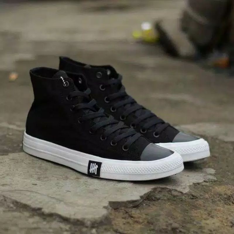 Converse Chuck Taylor New Release Undefeated High Tinggi Abu Grey