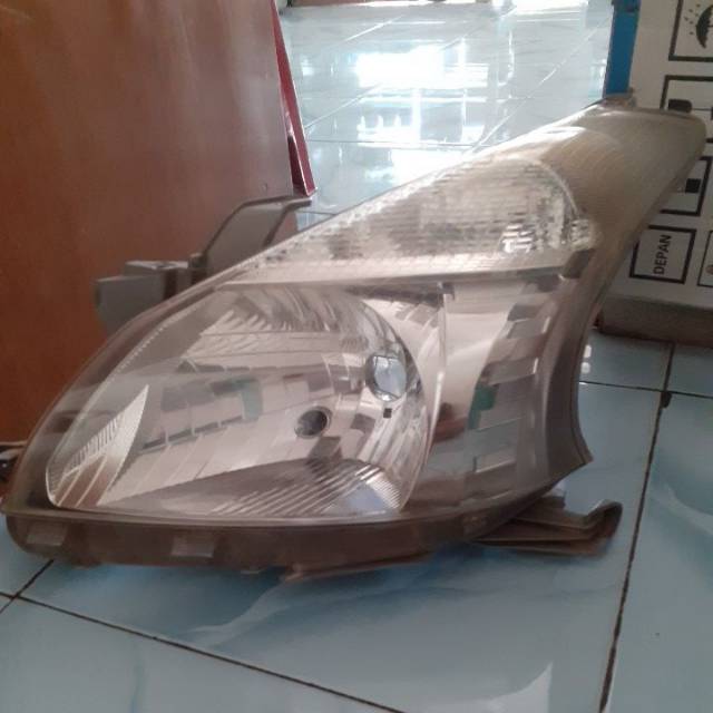 Head lamp avanza 2014