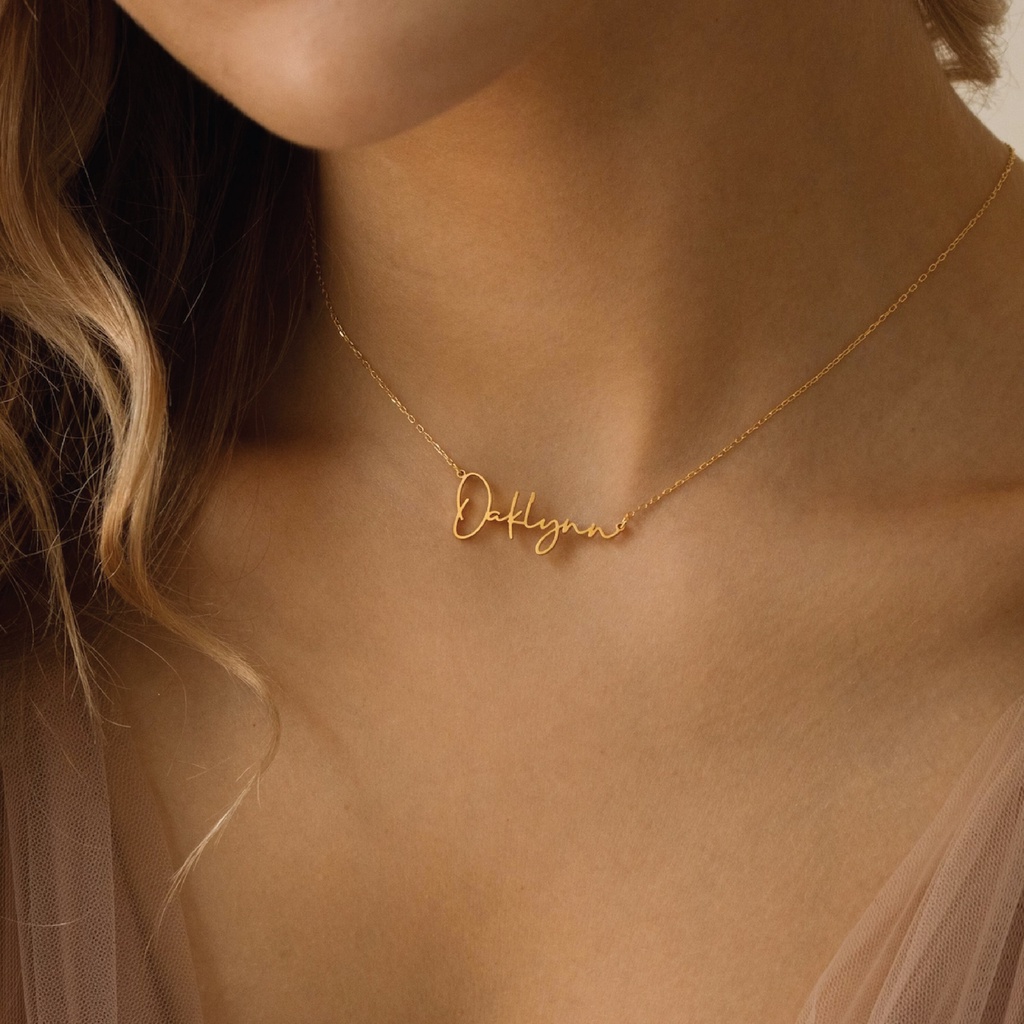 Kalung Nama Simple Terbaru Style Minimalis Pilihan Font Gold