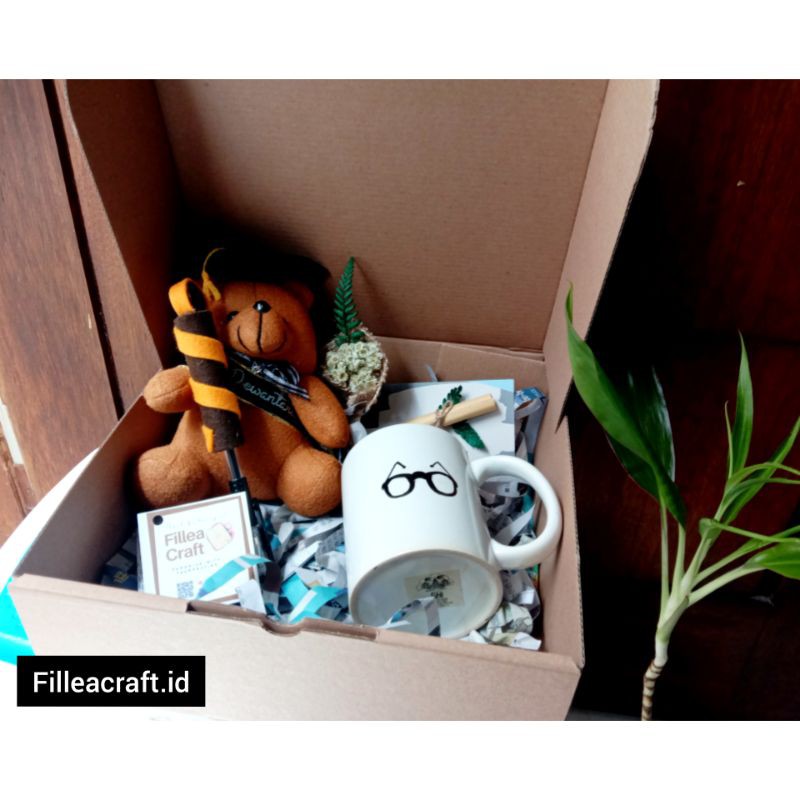 

KADO UNIK / HAMPERS PAKET WORKTABLE Dan HIJAB/GIFT BOX/PAKET HAMPERS/MUG LETTERING