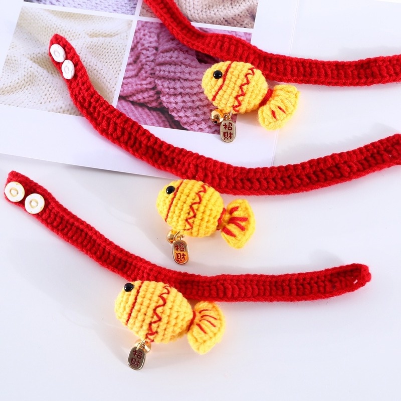 ★〓PetBest〓★ Pet Knitted Yarn New Year Lucky Koi Collar Fish Pendant Bell Accessories