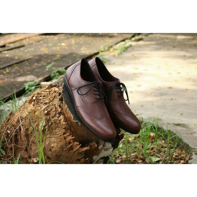 Sepatu wingtip klasik sepatu vintage sepatu pantofel pria Model Luiz