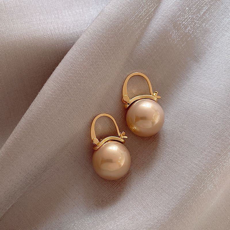 Anting Mutiara Besar Gaya Retro