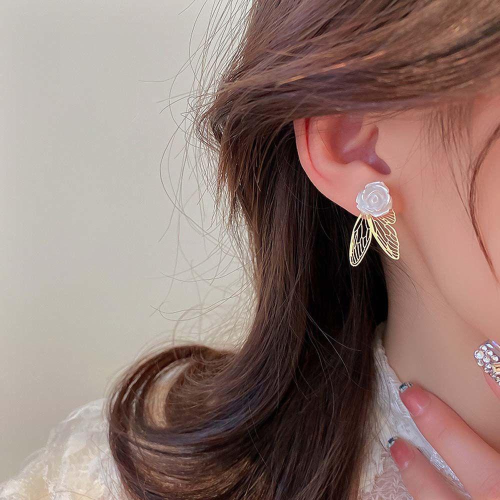 Mxbeauty Anting Wanita Mewah Elegan Bunga Putih Perhiasan Fashion Rose Gaya Korea