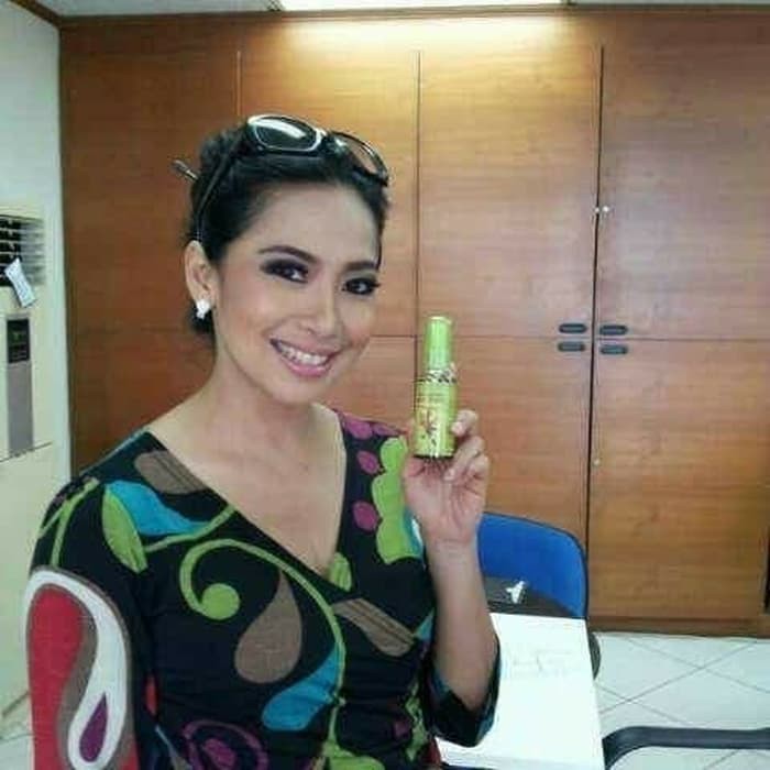 OBAT GOSOK CAP KERA SAKTI meredakan nyeri otot dan gatal gatal kulit