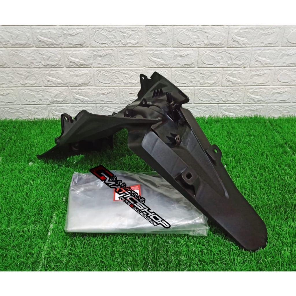 8010AKZR600 / Fender RR Assy / Spakbor Belakang Vario 125 Super Old Bohlam Original Honda Genuine Pa