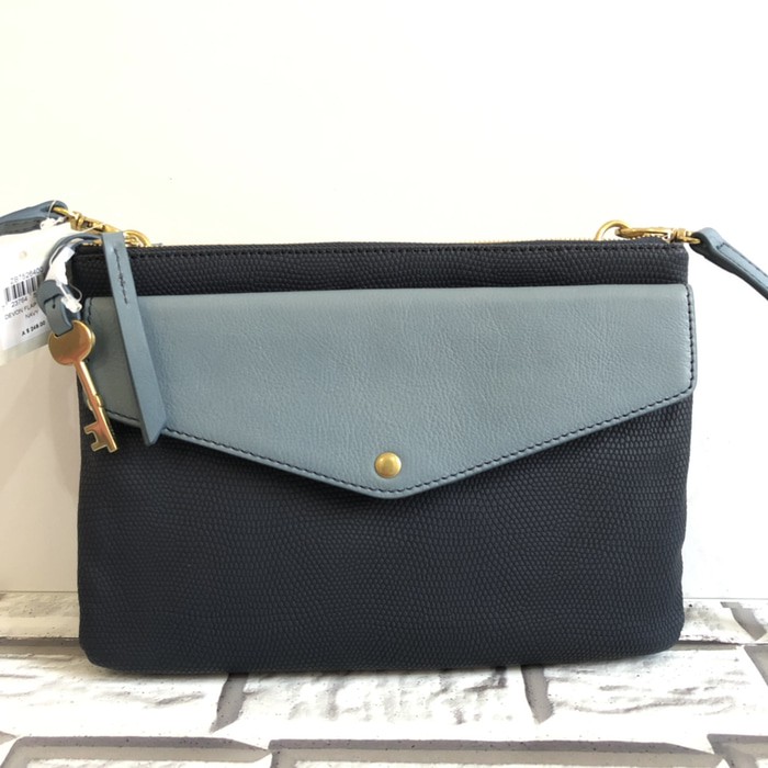 Koleksi Terbaru...  FOSSIL DEVON FLAP CROSSBODY NAVY