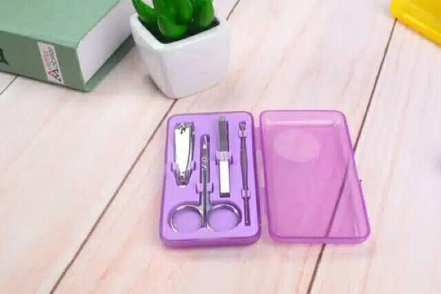 Gunting Kuku Set 4 In 1 Di Lengkapi Box